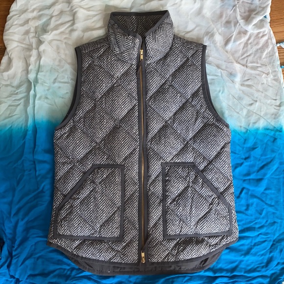 J Crew Gray Herringbone Puffer Vest - Size Small - Picture 1 of 4